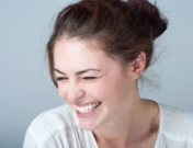 Descubre la risoterapia como tratamiento para la depresión