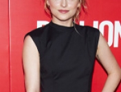 Look de Dakota Johnson, cómoda y sencilla