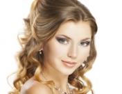 Cómo maquillarse para ir a una boda de día y de noche