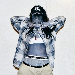 Rihanna posa muy sexy en sus fotos de Instagram