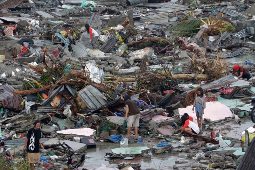 Filipinas se moviliza para la búsqueda de desaparecidos por el tifón Yolanda