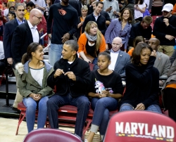 Michelle Obama junto a su familia como unos espectadores más