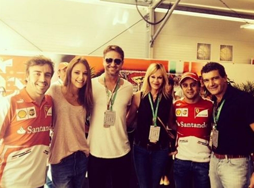 Dasha Kapustina junto a Fernando Alonso, Antonio Banderas y Melanie Griffith en Austin