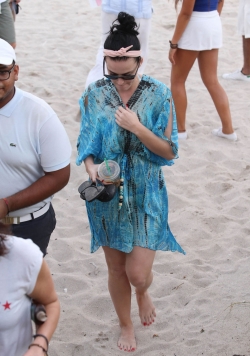 Katy Perry, a la playa en plan maruja