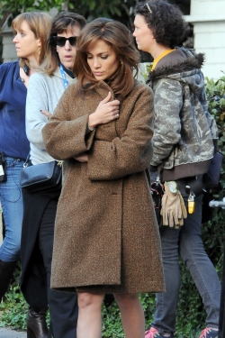 El look muy de madre de Jennifer López