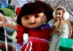 Ariana Grande, protagonista del Desfile de Acción de Gracias 2013 en Nueva York