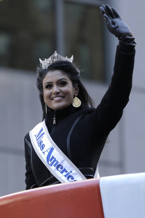 Miss America ha presidido el Desfile de Acción de Gracias 2013 en Nueva York