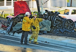 Un amasijo de hierro fue lo único reconocible del accidente de Paul Walker