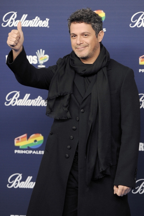Alejandro Sanz no pierde la sonrisa en los Premios 40 Principales 2013