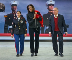 Michelle Obama deja el puesto de Primera Dama y se pasa a Papá Noel