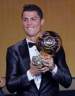 Cristiano Ronaldo no pudo contener las lágrimas al recibir el Balón de Oro