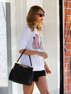 El look de Taylor Swift para ir al gym. Increíble pero cierto