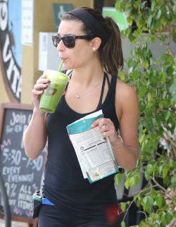 Lea Michele, sin maquillar: el acné, un problema para la actriz