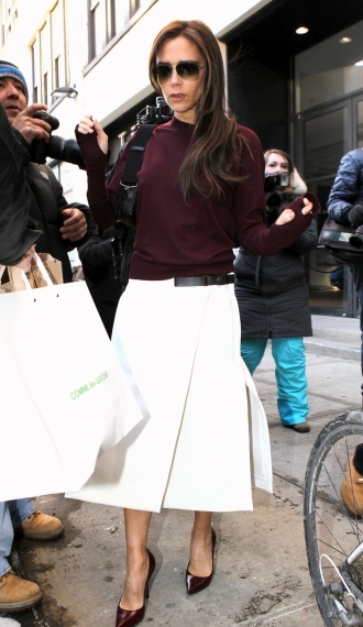 Victoria Beckham, con su look más clásico pero elegante
