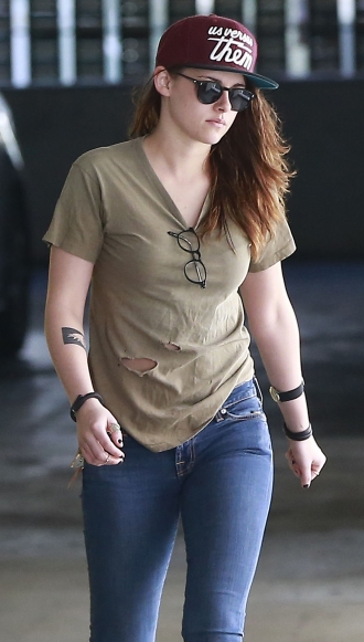 Kristen Stewart sigue empeñada en salir a la calle lo más fea posible