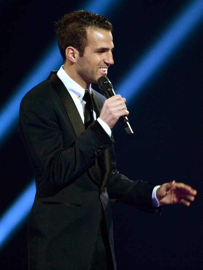 Cesc Fábregas volvió a sacar su lado más elegante en los Brit Awards 2014