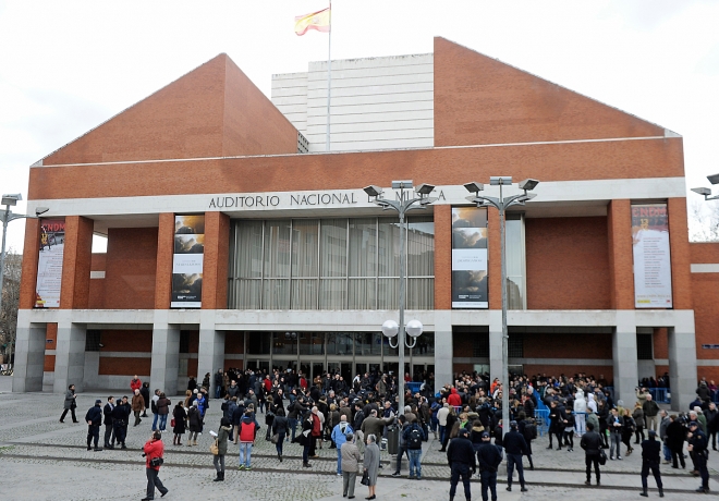 El Auditorio Nacional, la capilla ardiente de Paco de Lucía en Madrid, abarrotado