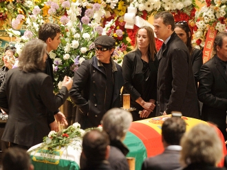 Alejandro Sanz, junto al Príncipe Felipe y la familia de Paco de Lucía