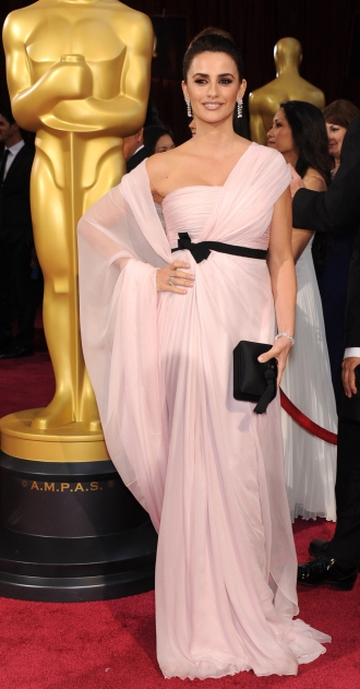 Oscars 2014: Penélope Cruz deslumbra en rosa