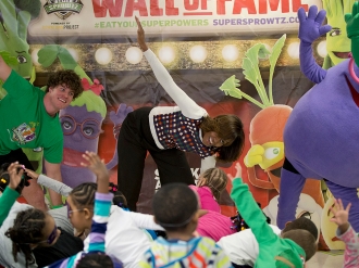 Michelle Obama sigue su lucha contra la obesidad infantil