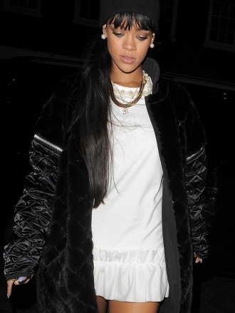 Rihanna, sencilla y elegante para su cena con su nuevo novio, Drake