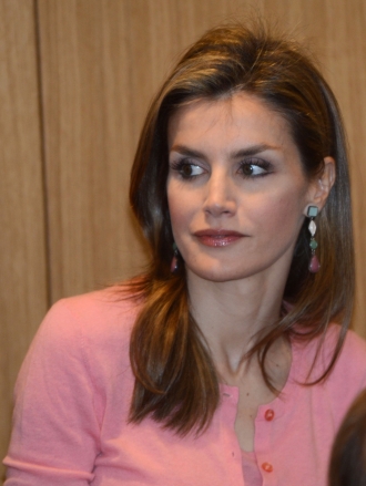 Letizia, vestida para triunfar con un look sencillo y primaveral