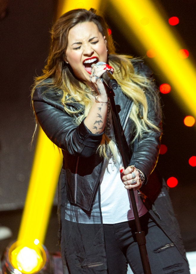 Demi Lovato, su vuelta al rubio más rockera
