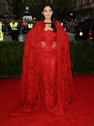 Monica Bellucci, vestida de bruja en los MET 2014