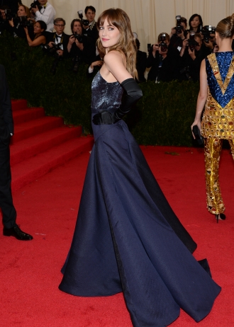 Dakota Johnson, de Cincuenta Sombras de Grey a la gala MET 2014
