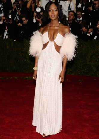 Naomi Campbell y sus pompones de animadora en la Gala MET 2014