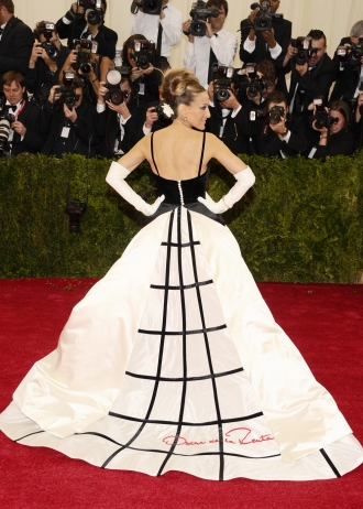 Sarah Jessica Parker y su impresionante vestido en la Gala MET 2014