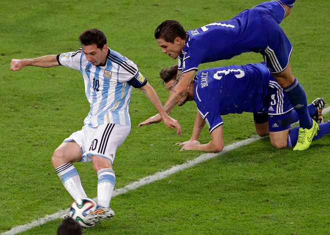 Messi se estrenó con gol en su primer partido del Mundial 2014