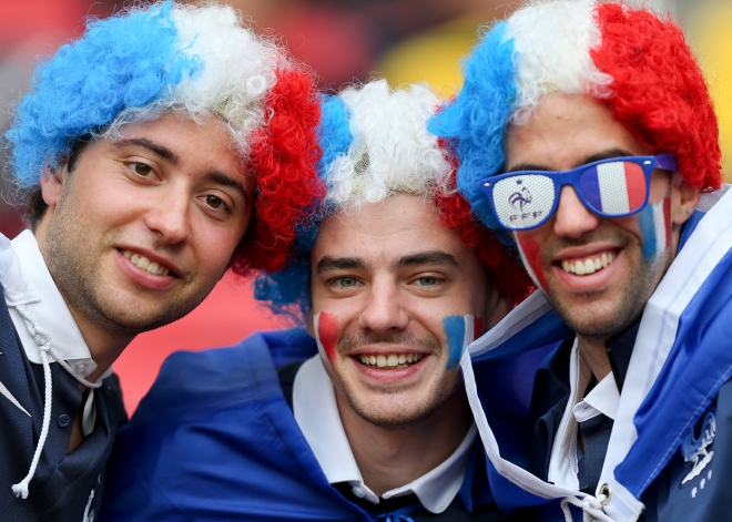 La afición francesa se lo pasó en grande gracias a Benzemá