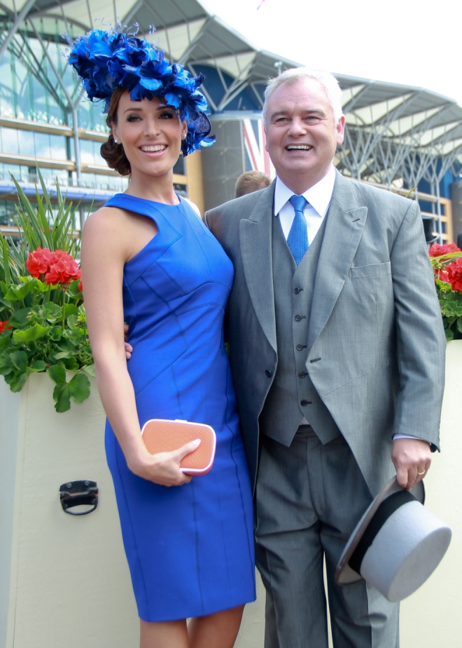 Isabel Webster y Eamonn Holmes llegando al Roya Ascot 2014
