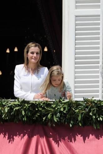 Letizia y la infanta Sofía, en el balcón del Palacio Real