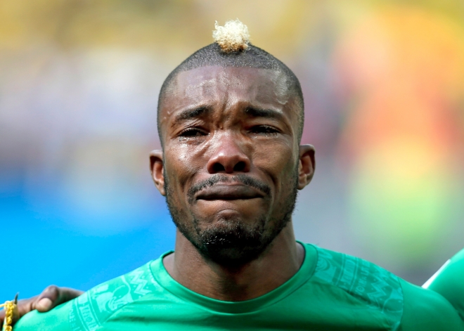 Serey Die, jugador de Costa de Marfil, se emocionó mientras sonaba el himno de su país
