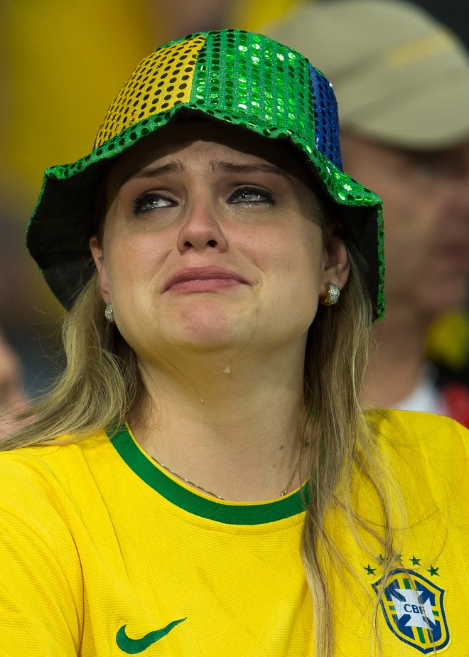 Los aficionados brasileños, sin consuelo tras caer del Mundial 2014