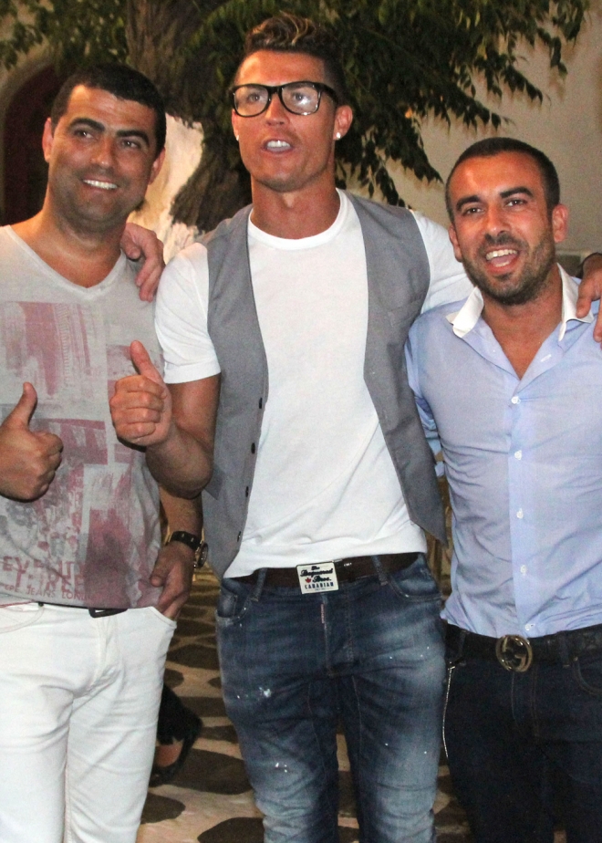 Cristiano Ronaldo eligió Mykonos para divertirse con los amigos