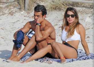 Elena Tablada y su novio, Daniel Argita, de vacaciones en Formetera