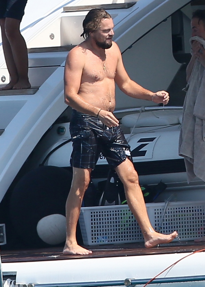Leonardo DiCaprio lució su descuidado cuerpo en Ibiza