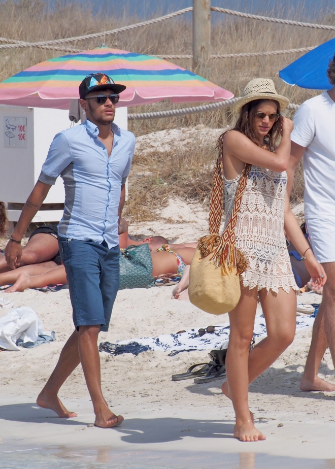 Ibiza, el destino elegido por Neymar y su novia Bruna Marquezine
