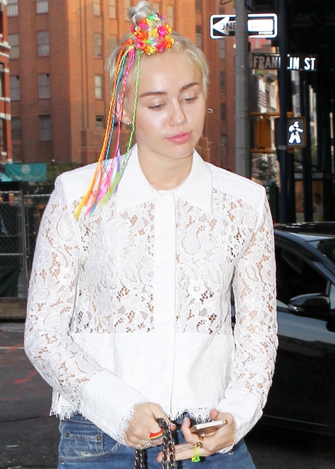 El peinado más colorido de Miley Cyrus