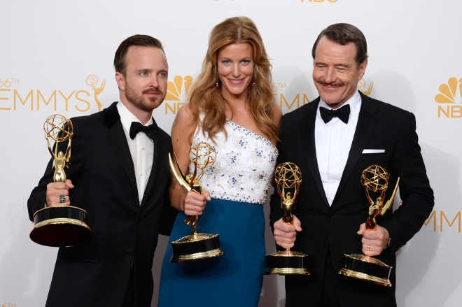 Aaron Paul, Anna Gunn y Bryan Cranston, triunfadores en los Emmy 2014
