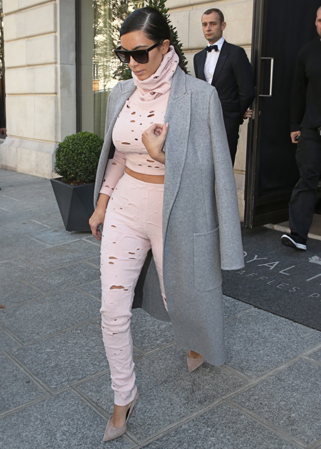 El look más agujereado de Kim Kardashian