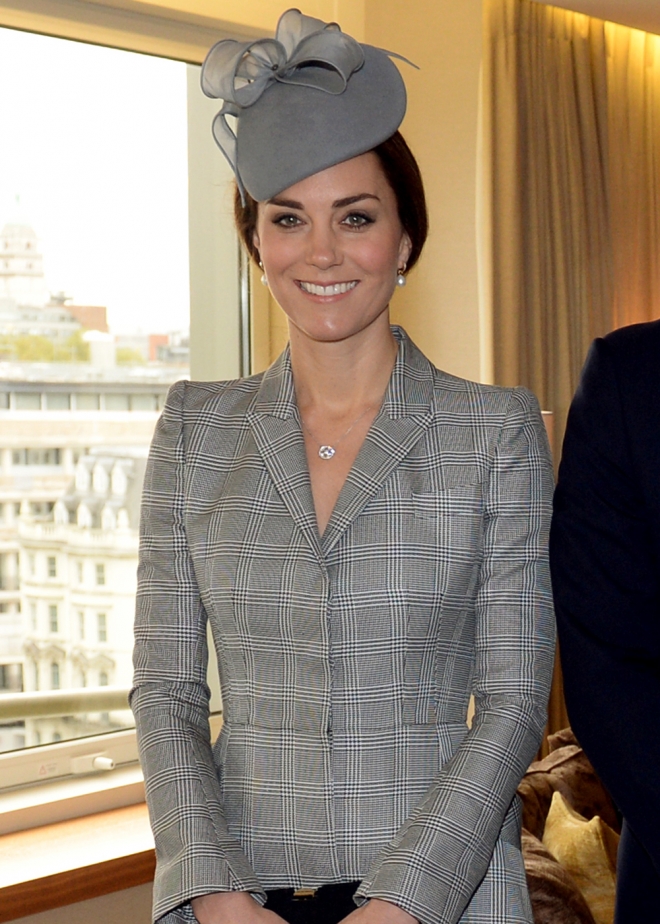 El look de embarazada de cuatro meses de Kate Middleton