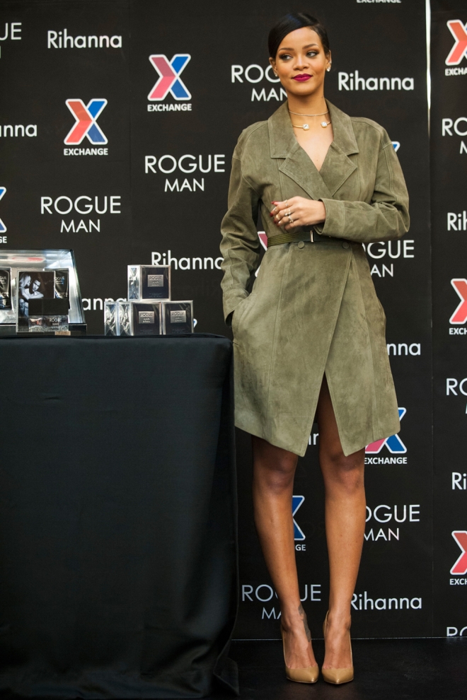 El look de Rihanna en la presentación de su perfume