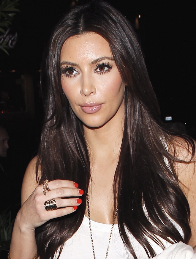 Kim Kardashian nunca lleva las uñas pintadas demasiado excesivas