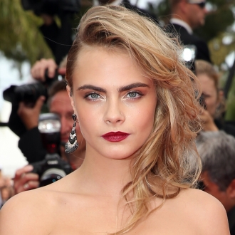 Cara Delevingne, un maquillaje muy 'vamp'