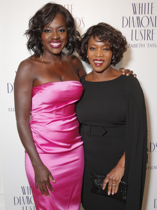 Viola Davis y Alfre Woodard, muy guapas en la fiesta pre Oscars 2015