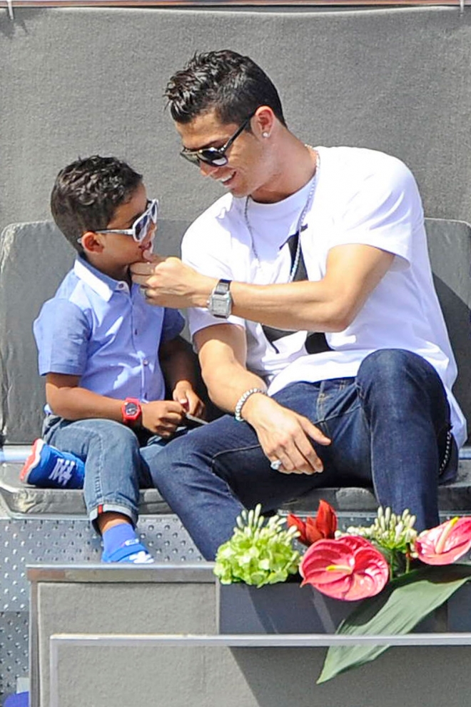 Cristiano Ronaldo Padre Y Amante 5039